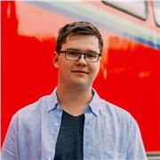 Tutor for Computer Science that teaches in English